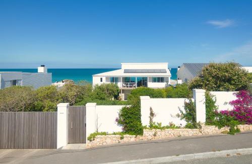 Arniston House | Seabreeze