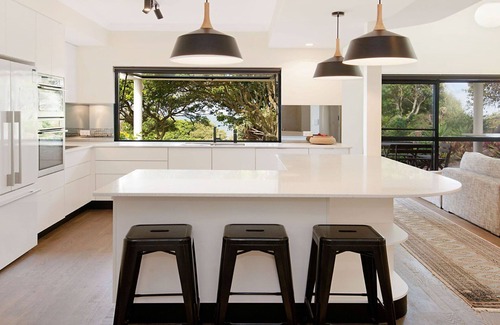 Dicky Beach House | Seabreezes & Ocean Views