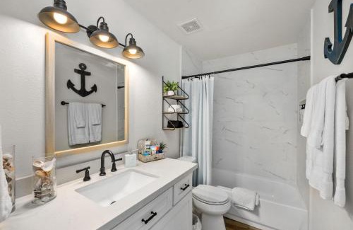 El Lago House | Seabrook 3BR Near Kemah Boardwalk, El Jardin Beach