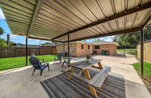 El Lago House | Seabrook TX Vacation Home Near El Jardin Beach