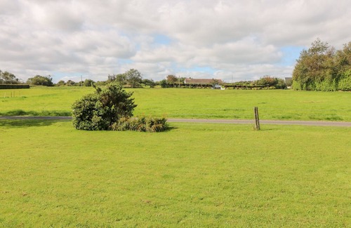 Ballygarrett Cottage | SEACHANGE ANNEXE, pet friendly in Ballygarrett, County Wexford