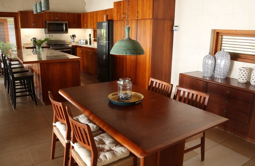 Union Vale Villa | Seacliff/A beautiful Villa with amazing Ocean views, n2BRs, ideal for 2-4 Guests