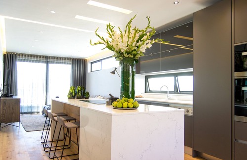 Bantry Bay Apartment | Seacliff Apartments