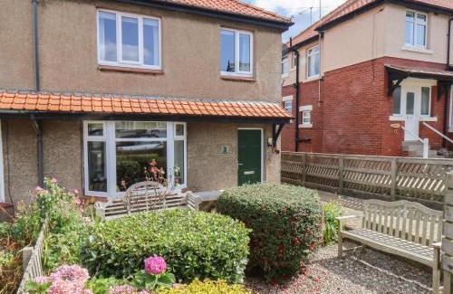 Sandsend House | Seacliff Cottage