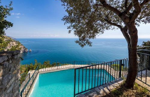 Vico Equense Villa | Seacliff Heaven - De Vivo Realty Positano