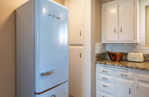 East Mesa Apartment | SeaCliff - Surfrider - Leadbetter Cove Views