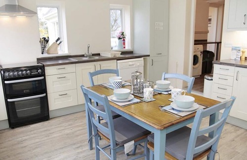 Crynant House | Seacliffs - Four Bedroom House, Sleeps 7
