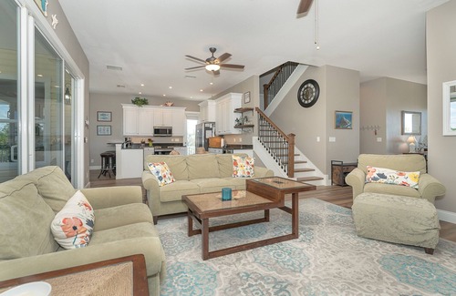 Palm Island House | SEACLUSION - Island Paradise Home Close to the Beach with Pool and Boat Dock