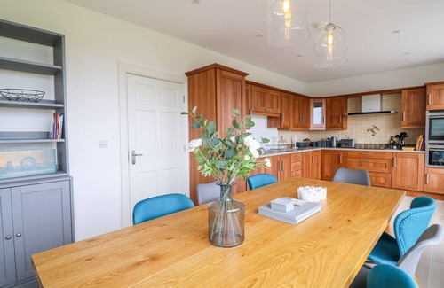 Castlerock Cottage | SEACOAST COTTAGE, pet friendly, country holiday cottage in Castlerock