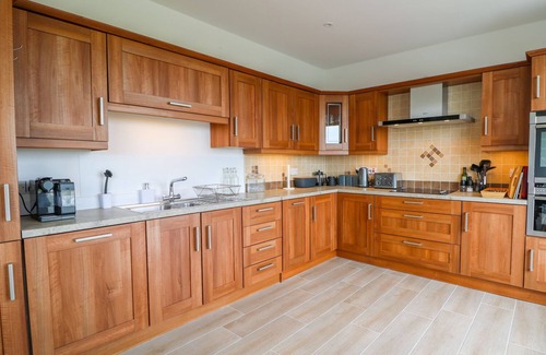 Castlerock Cottage | SEACOAST COTTAGE, pet friendly, country holiday cottage in Castlerock