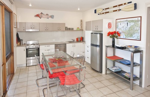 Rosebud Apartment | Seacove on the beach
