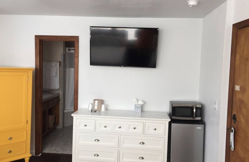 Avalon Hotel | Seacrest Inn