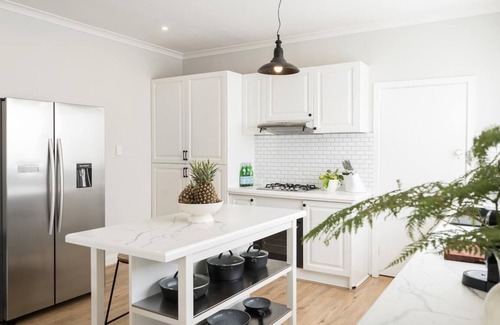 Capel Sound House | Seafarers Cottage - A Dog's Dream on the Mornington Peninsula!