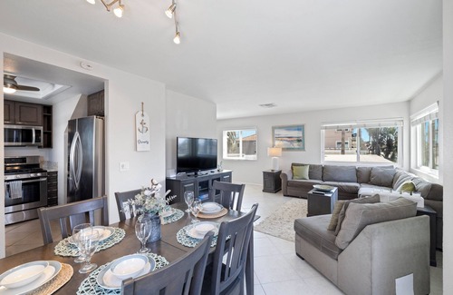 South Oceanside Condo | Seafaring Sweet Dreams 5 Minute Walk to Beach!