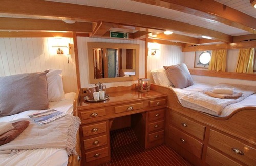 Hamble-le-Rice Boat Rental | Seafin