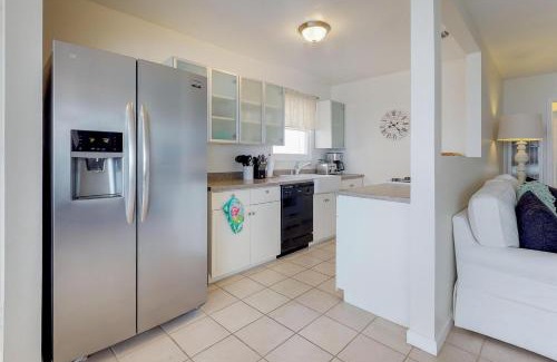 Ocean Beach Apartment | Seafoam Sunset
