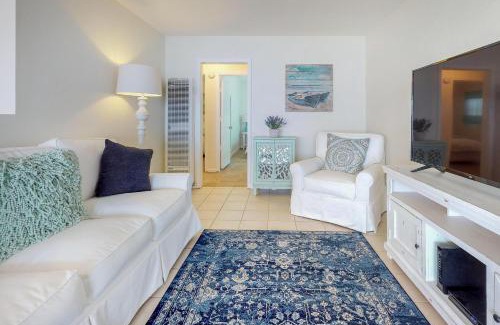 Ocean Beach Apartment | Seafoam Sunset