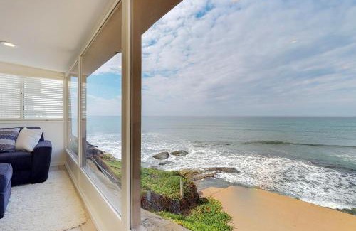 Ocean Beach Apartment | Seafoam Sunset