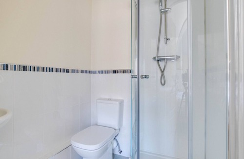 Roundham Apartment | Seaford Sands - Two Bedroom Apartment, Sleeps 4