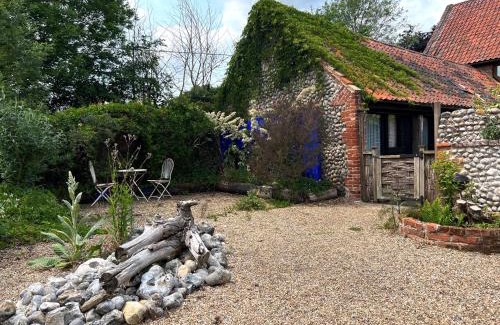 Roughton House | Seafret Barn sleeps two, North Norfolk