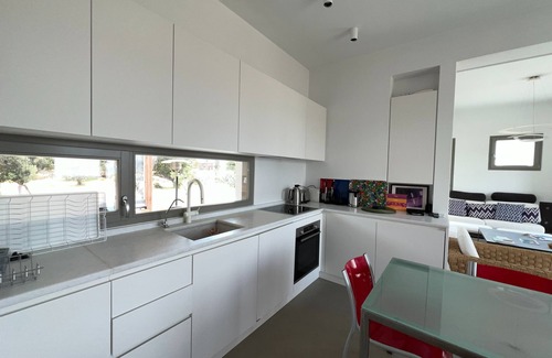Milos Villa | Seafront 4-Bedroom Villa | 30sec walking distance from Fatourena sandy beach |