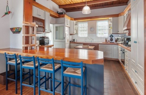 Kwaaiwater House | Seafront 5-bedroom house in Hermanus