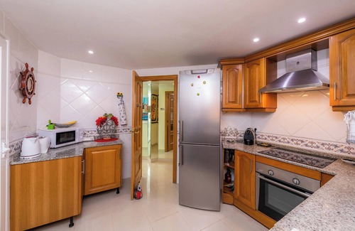 Son Servera Apartment | Seafront Apartment “Frente al mar” with Sea View, Wi-Fi, A/C & Terrace; Parking Available