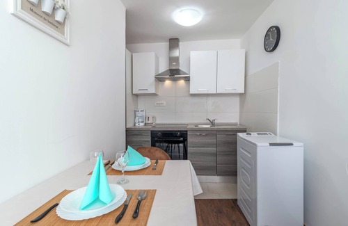 Karlobag Apartment | Seafront Apartment Sanja, Karlobag, Croatia