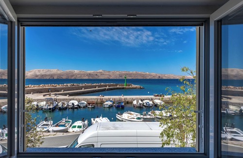 Karlobag Apartment | Seafront Apartment Sanja, Karlobag, Croatia