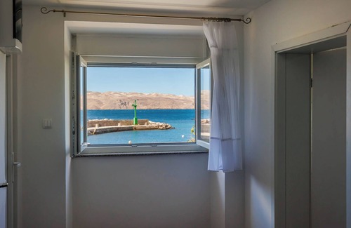 Karlobag Apartment | Seafront Apartment Sanja, Karlobag, Croatia