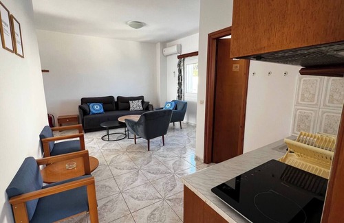 Avlakia Apartment | Seafront apartment with terrace