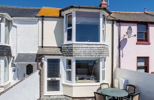 Chysauster House | Seafront Cottage Sleeping 6 Near Jubilee Pool