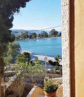 Kiveri Apartment | Seafront Family Apartment #A