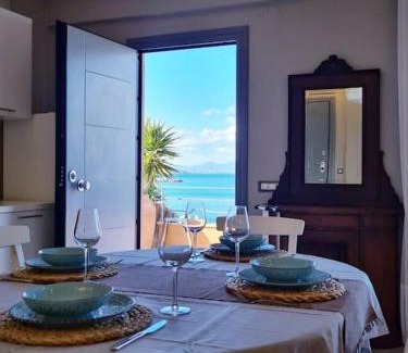 Kiveri Apartment | Seafront Family Apartment #A