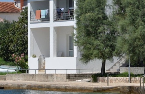Diklo Apartment | Seafront Ground Floor