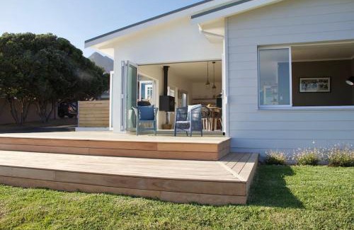 Kleinmond House | Seafront house with a view