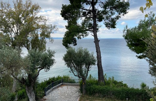 Elia Apartment | Seafront Loft - Akti Elia