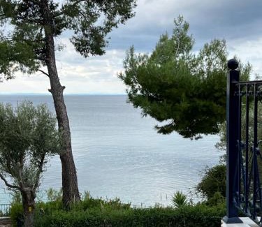 Elia Apartment | Seafront Loft - Akti Elia
