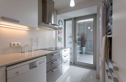 Diagonal Mar i el Front Maritim del Poblenou Apartment | Seafront luxe with terrace and pool II