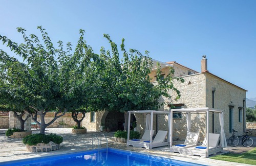 Asprouliani Villa | Seafront Private Villa, 350m Away From Organised Sandy Beach & Living Area