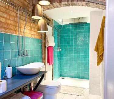 Herne Bay Apartment | Seafront Serenity - Stylish Home for 5