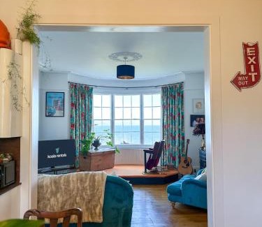 Herne Bay Apartment | Seafront Serenity - Stylish Home for 5
