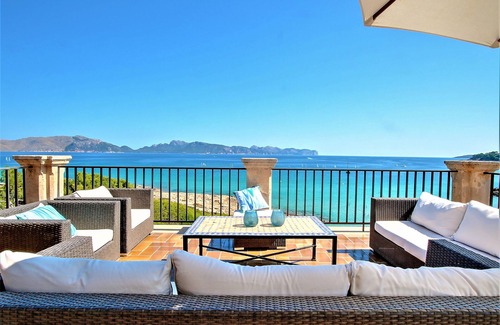 Mal Pas-Bon Aire Villa | Seafront villa with stunning views and direct access to the beach