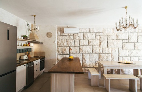 Bol Villa | Seafront Villa in Bol - Prime Location