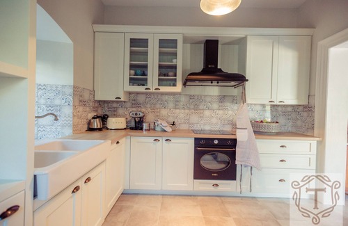 Donja Kostanjica Villa | Seafront Villa TOMA 10 sleeps