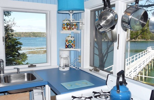 East Boothbay Cottage | SeaGlass Cottage: Incredible waterfront Retreat!