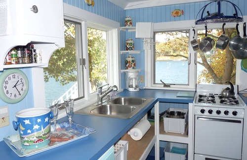 East Boothbay Cottage | SeaGlass Cottage: Incredible waterfront Retreat!