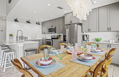 Fort Myers Apartment | SeaGlass: Lakefront Home