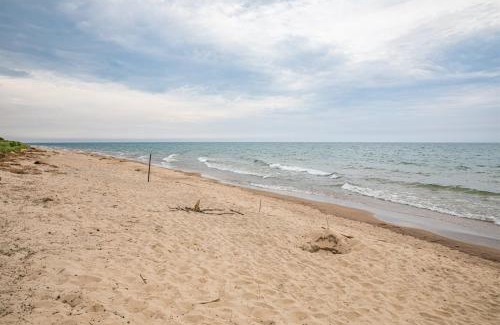 Union Pier House | Seaglass Lakeshore Cottage