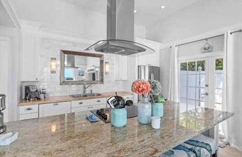 Melbourne Beach Cottage | Seagrape Beachfront Cottage - Direct waterfront, Family and Pet Friendly